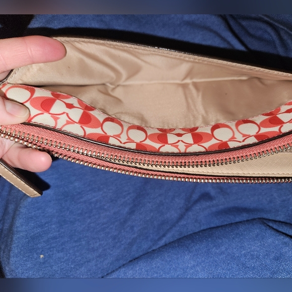 EUC Coach Peyton Dream Large Wristlet*Retails$239 - Picture 11 of 16